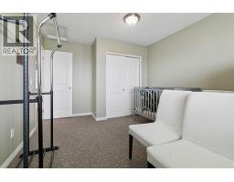 Primary Bedroom - 7 Willow Vale, Rural Rocky View County, AB T2P3G7 Photo 18