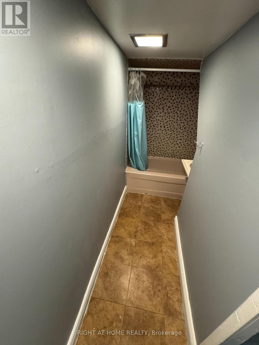 683 MORTIMER AVENUE - 7