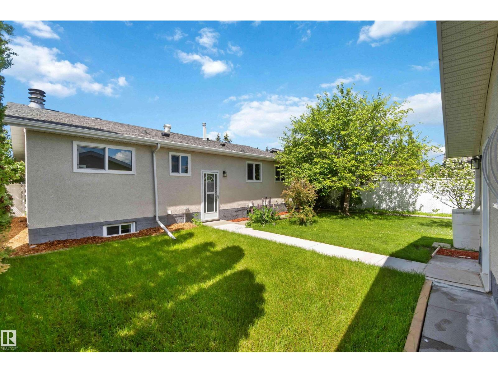 15015 95 ST NW - Image 57