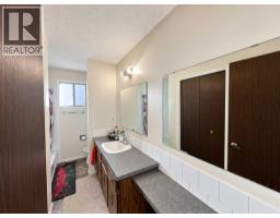 Bedroom - 668 Whiteridge Road Ne, Calgary, AB T1Y2Y8 Photo 8