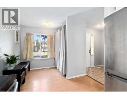 881 Pinebrook Place, Coquitlam, BC V3C4C1 Photo 10