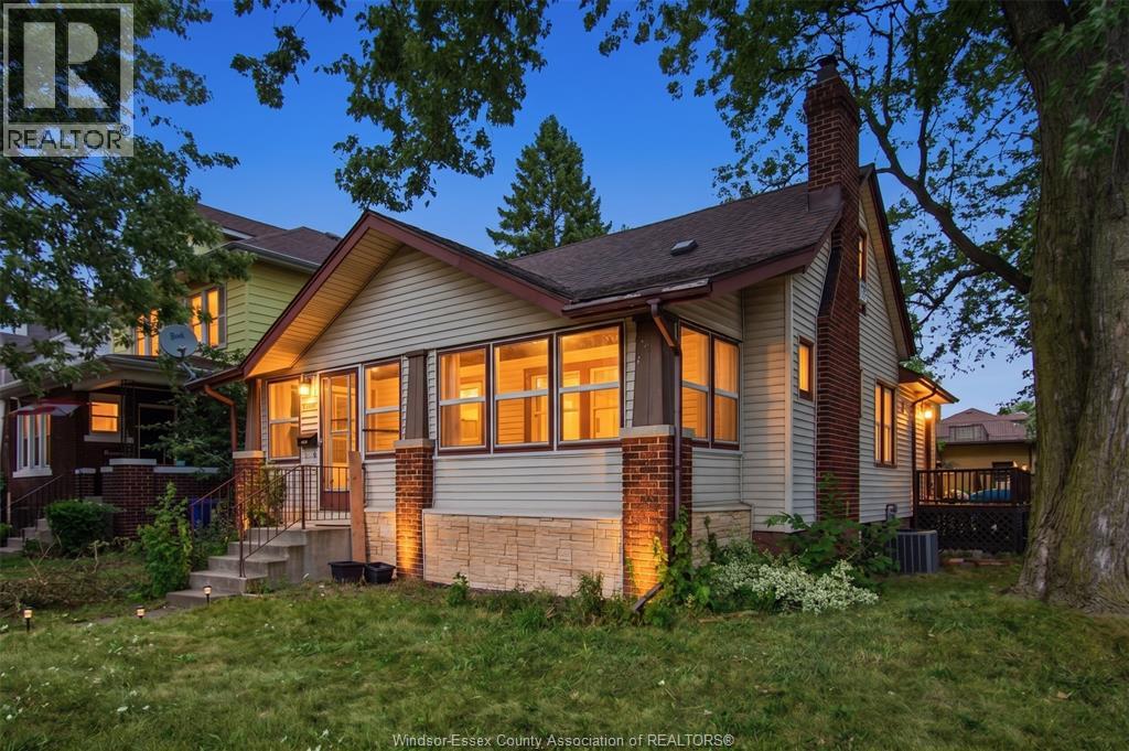 2292 DOUGALL AVENUE, Windsor