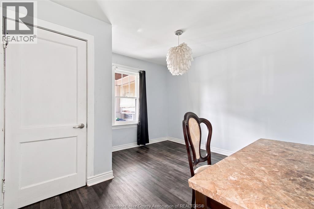 2292 DOUGALL AVENUE - 19