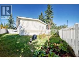 Bedroom - 127 Huntwell Place Ne, Calgary, AB T2K5T2 Photo 6
