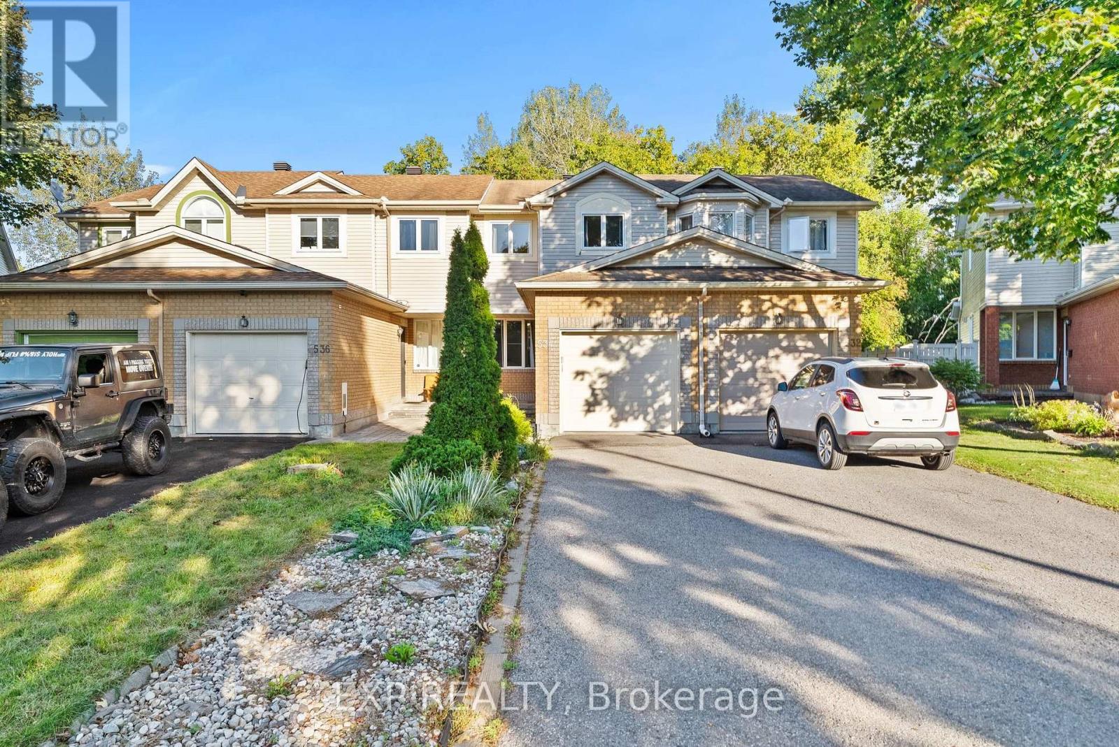 534 LAWLER CRESCENT - 1