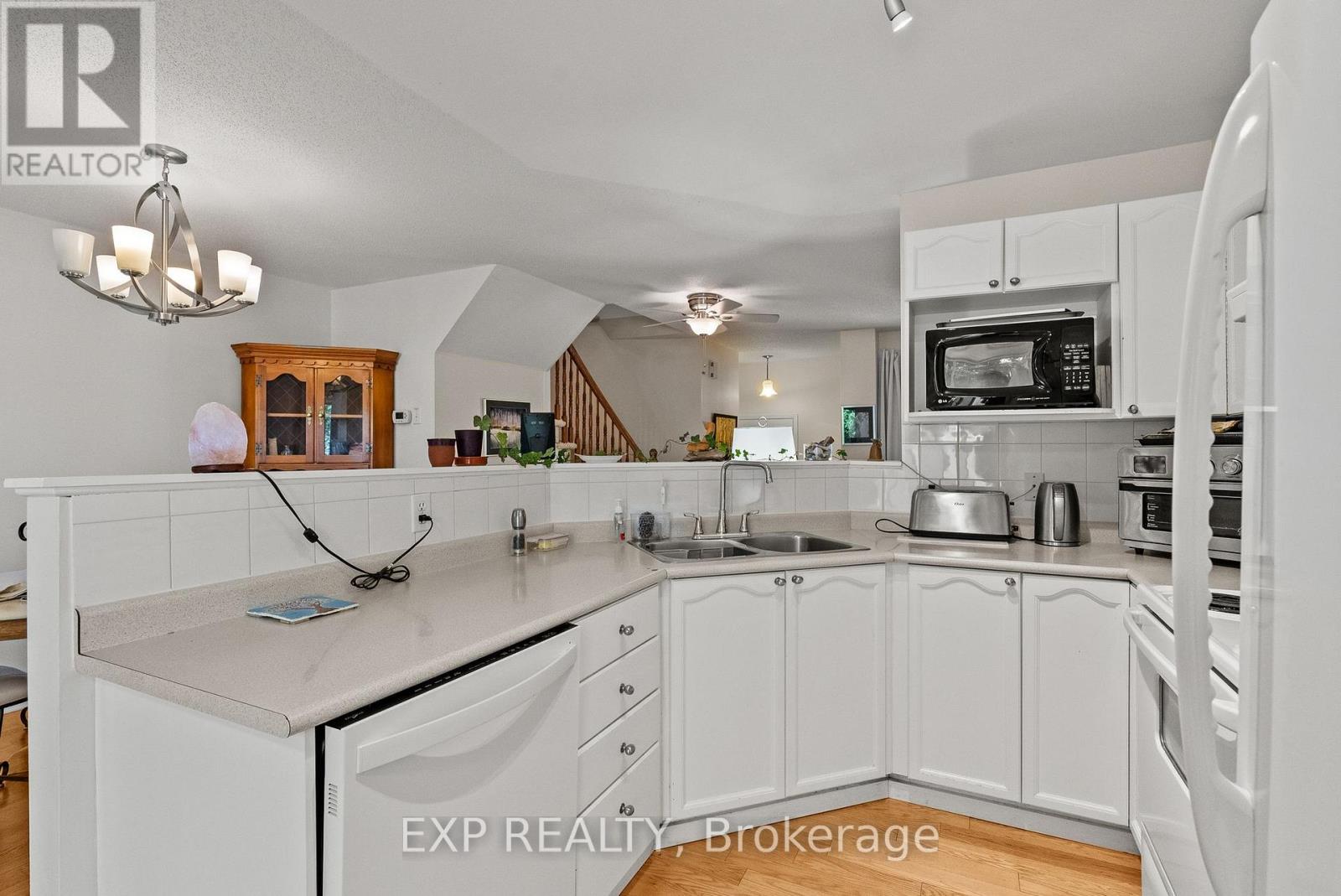 534 LAWLER CRESCENT - 12