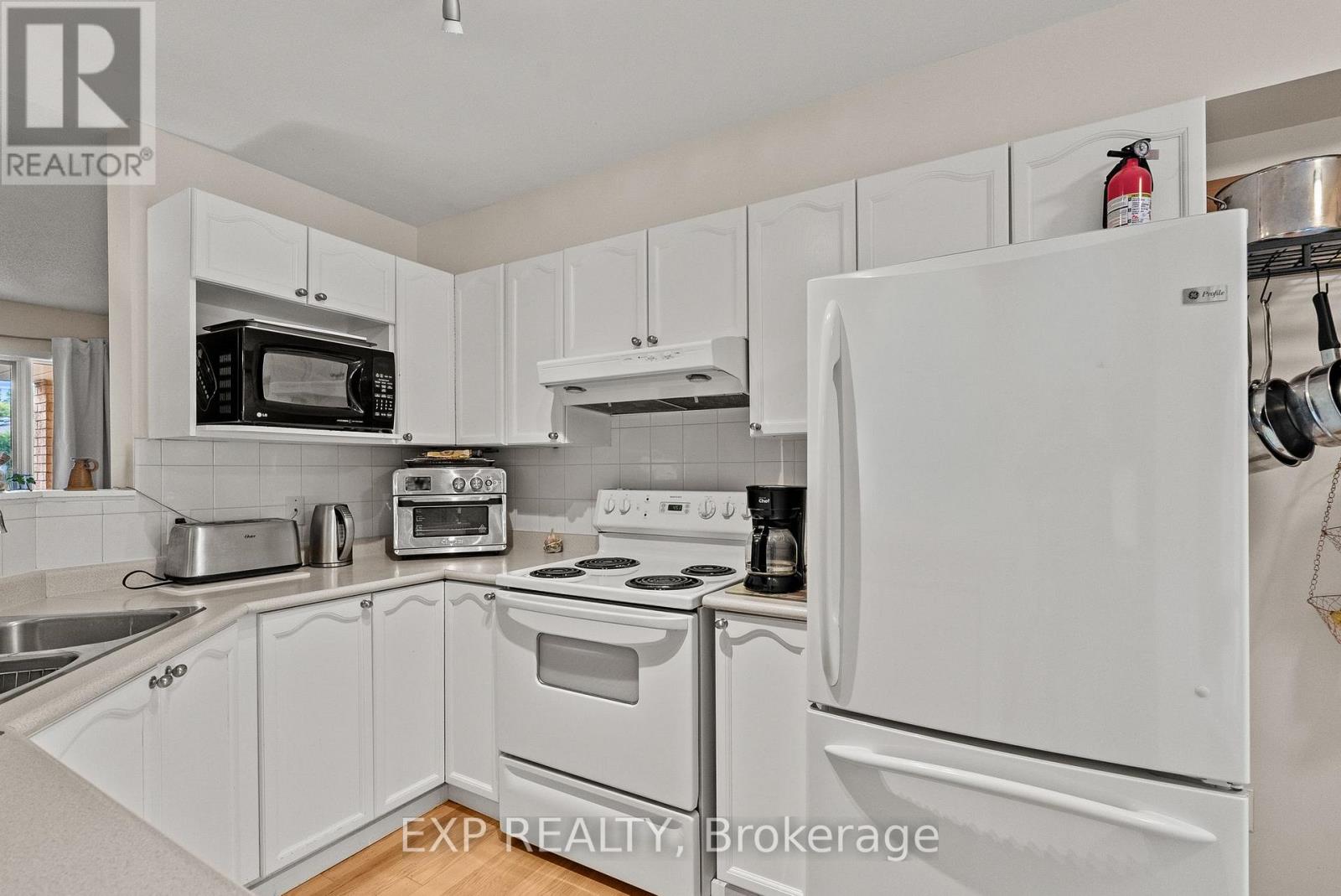 534 LAWLER CRESCENT - 13