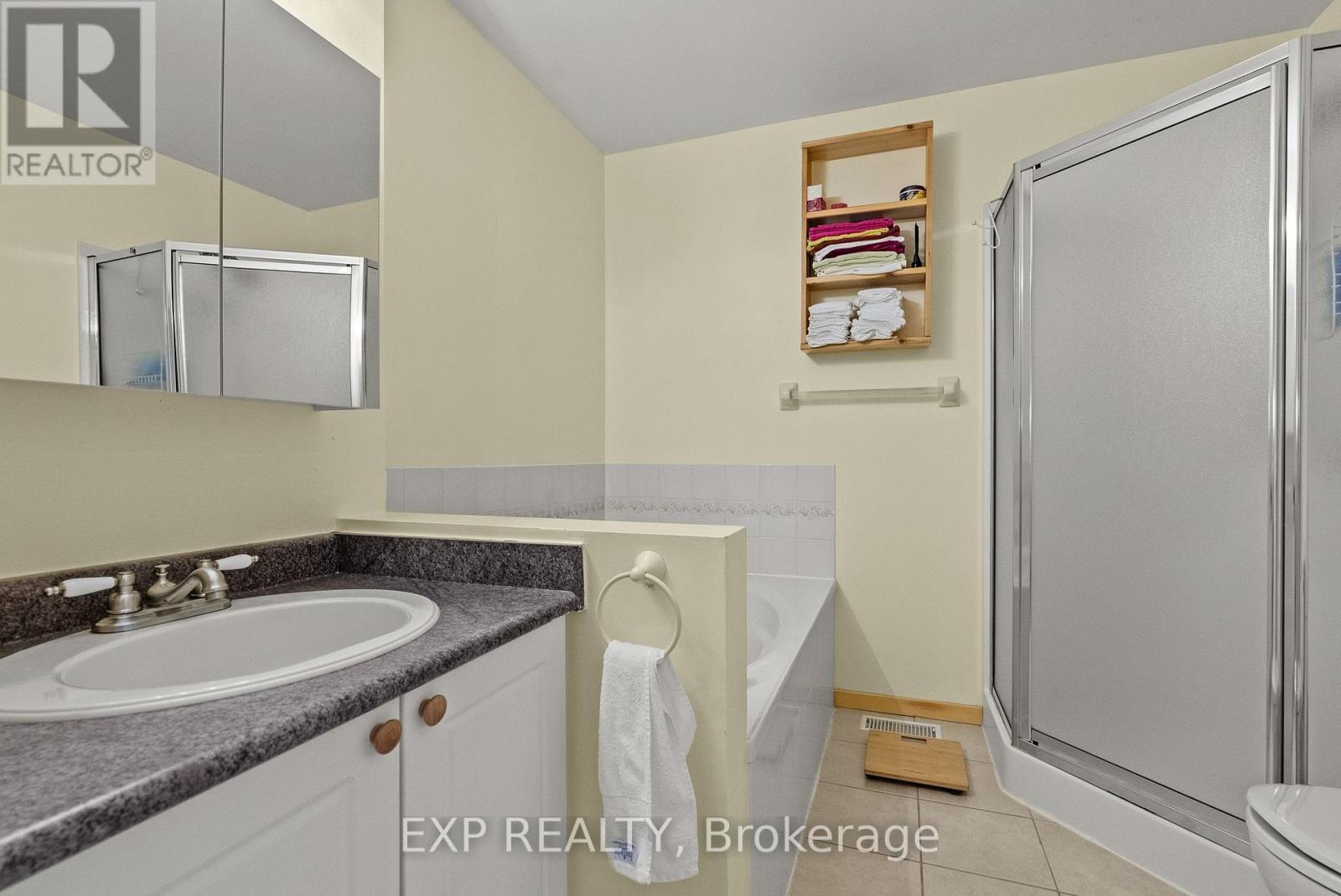 534 LAWLER CRESCENT - 26