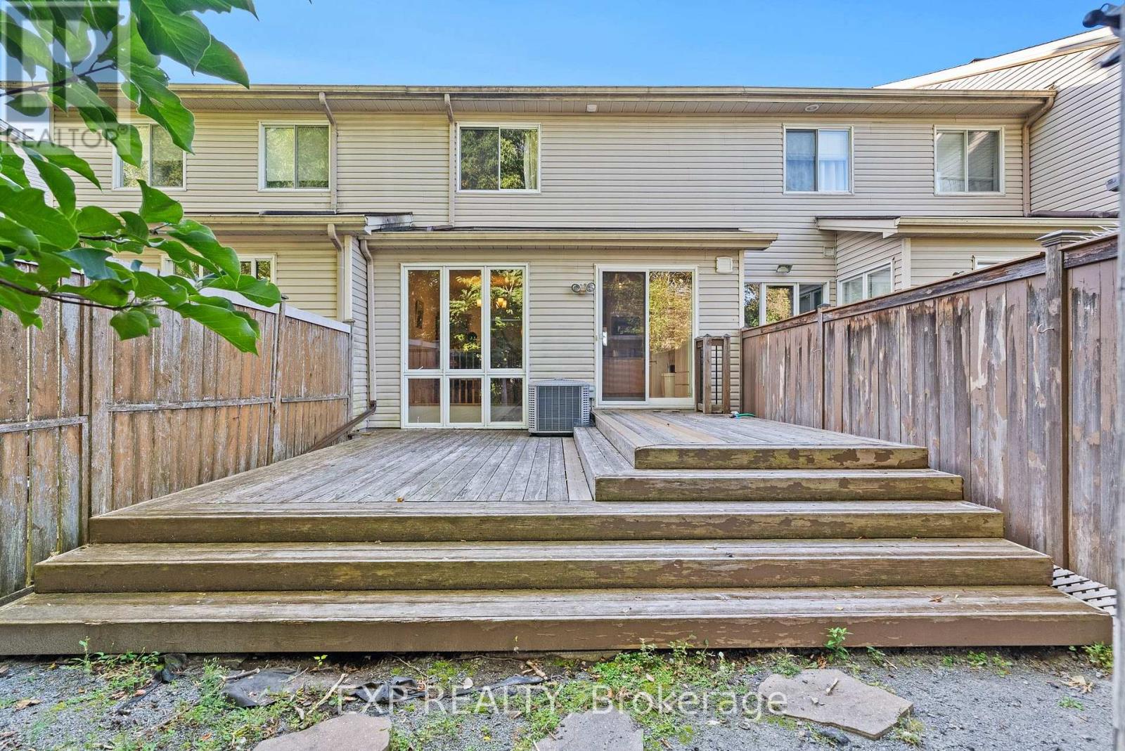 534 LAWLER CRESCENT - 38
