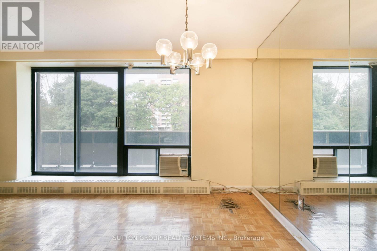 #209 921 MIDLAND AVENUE - 20