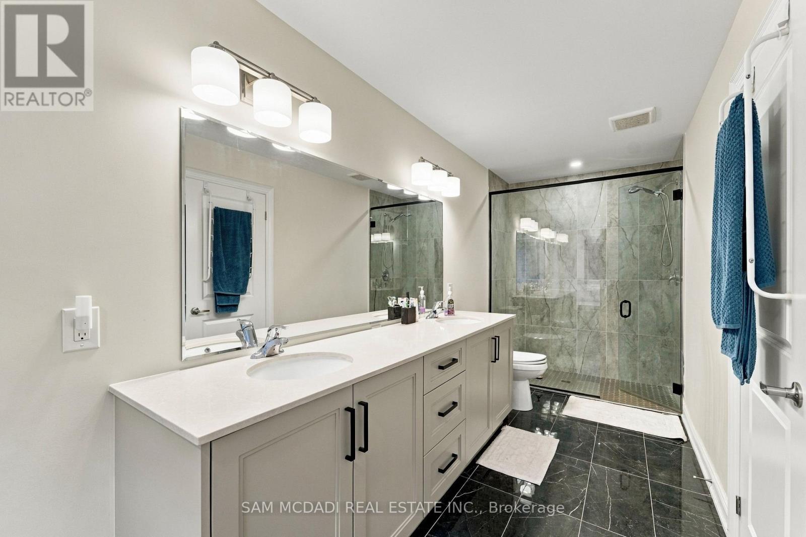 189 STRACHAN STREET - 16