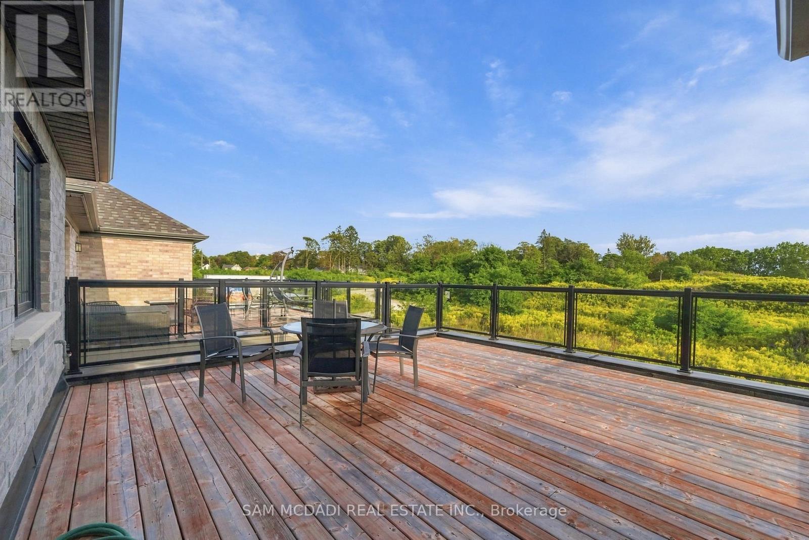 189 STRACHAN STREET - 26