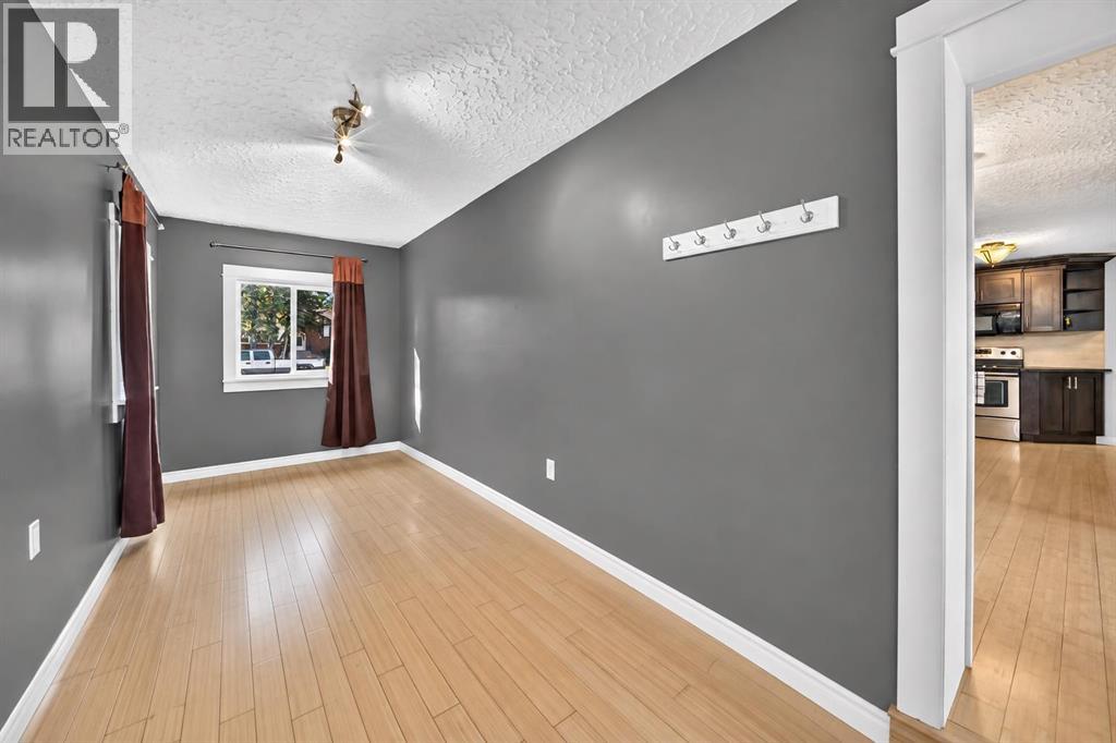 Listing photo – 5020 46 Street, Innisfail
