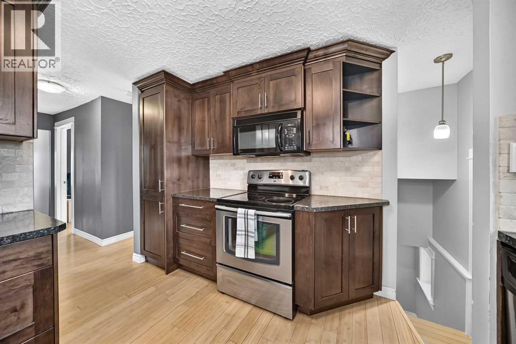 Listing photo – 5020 46 Street, Innisfail