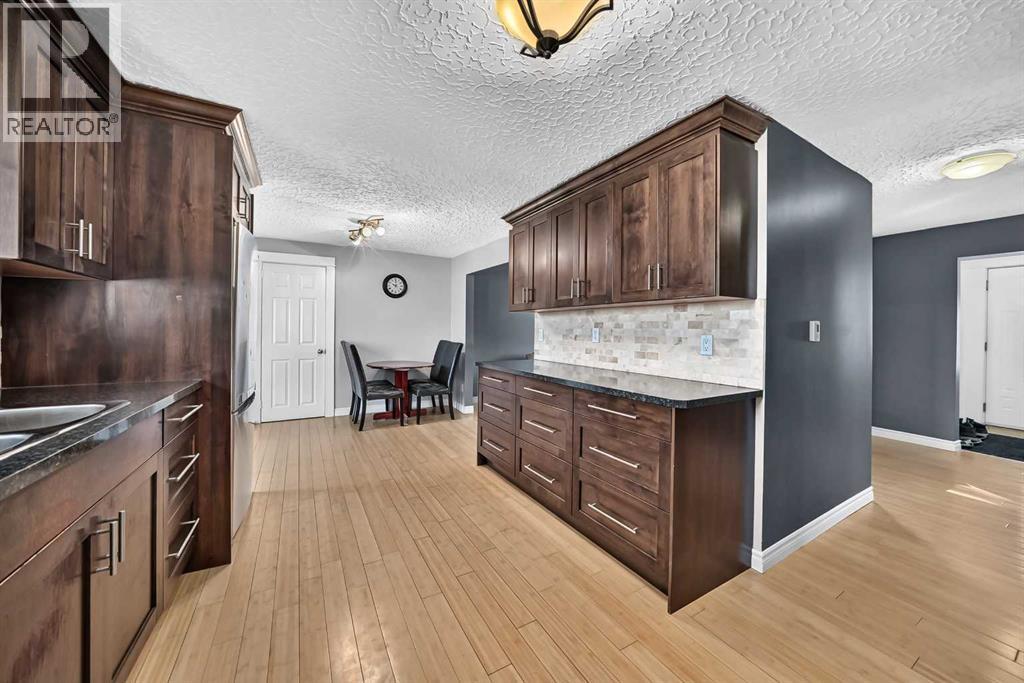 Listing photo – 5020 46 Street, Innisfail