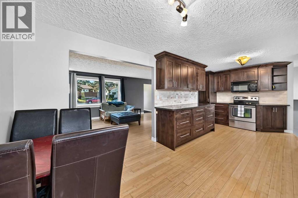 Listing photo – 5020 46 Street, Innisfail