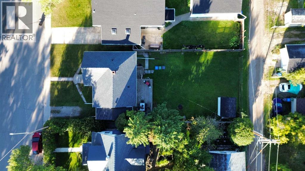 Listing photo – 5020 46 Street, Innisfail