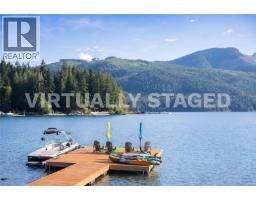 Primary Bedroom - 8394 Sa-seen-os Rd, Youbou, BC V0R3E1 Photo 7