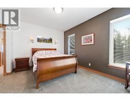 Bedroom - 26139 Highway 595, Rural Red Deer County, AB T4E0T9 Photo 12