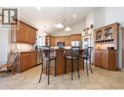 Kitchen - 26139 Highway 595, Rural Red Deer County, AB T4E0T9 Photo 6