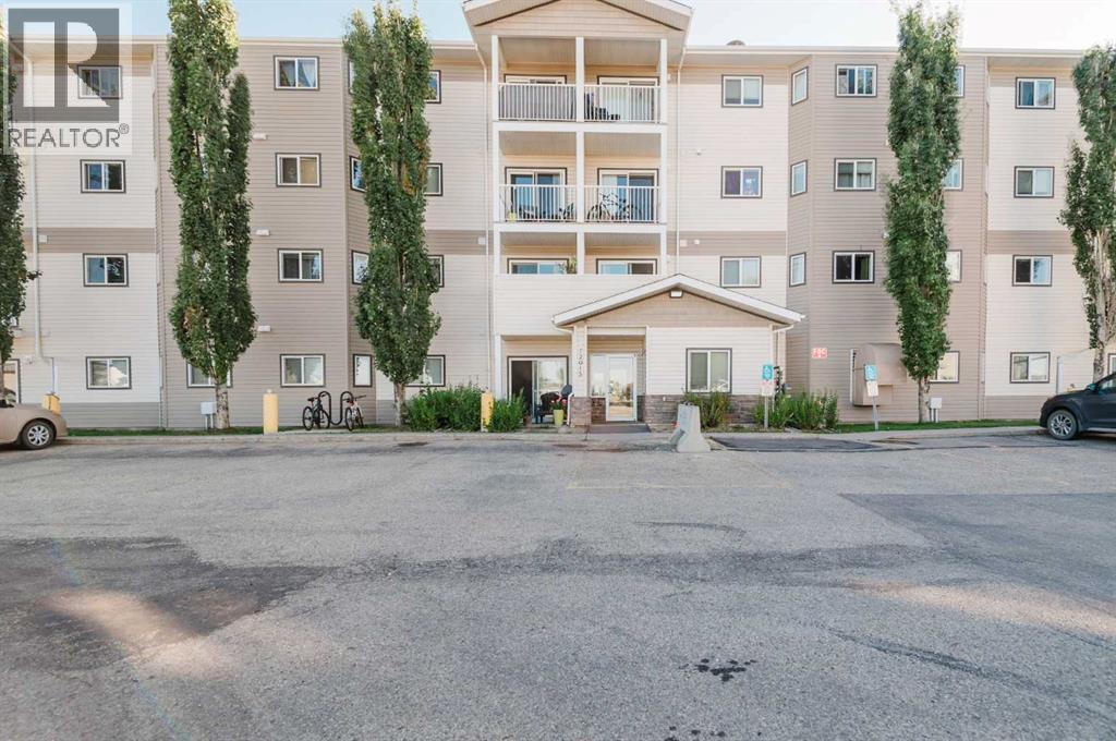 202, 12015 Royal Oaks Drive, Grande Prairie, Alberta, T8V2K8