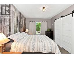 4pc Bathroom - 4708 47 Street, Camrose, AB T4V1J5 Photo 11