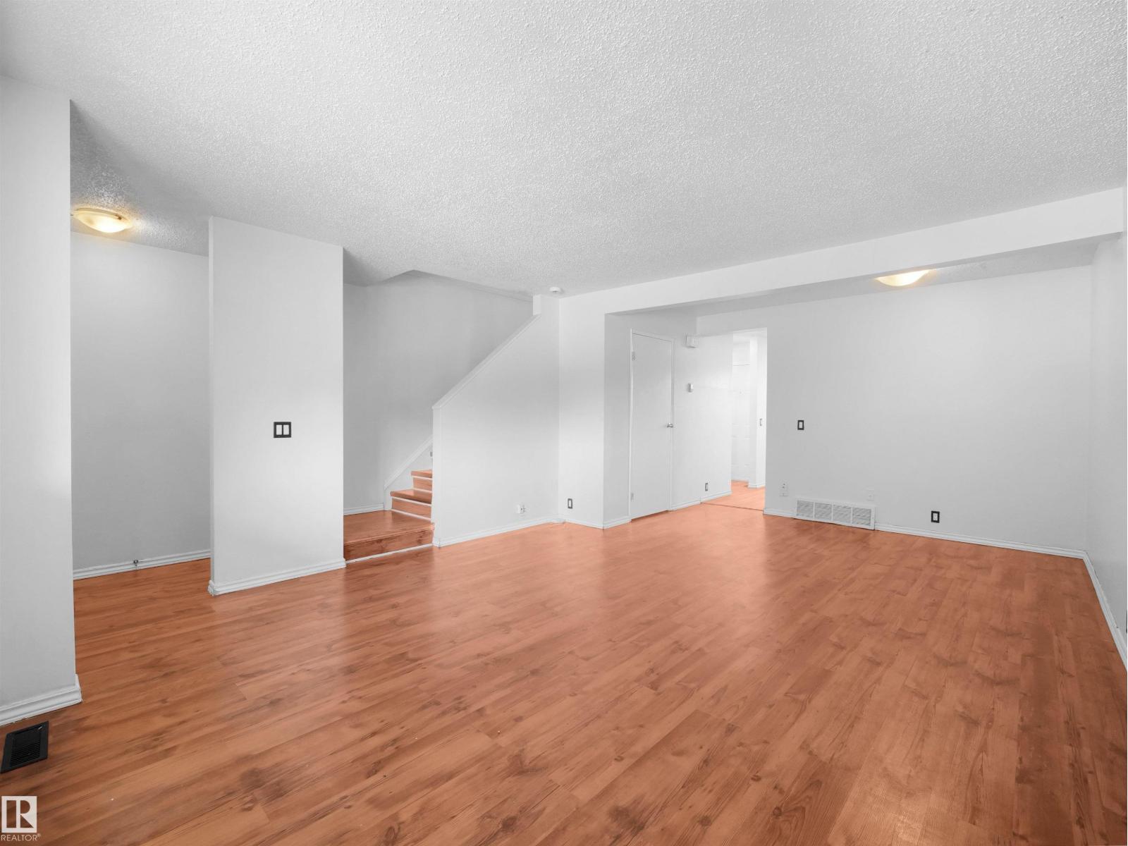 #22 13833 30 St NW photo 4 — MLS® E4509513