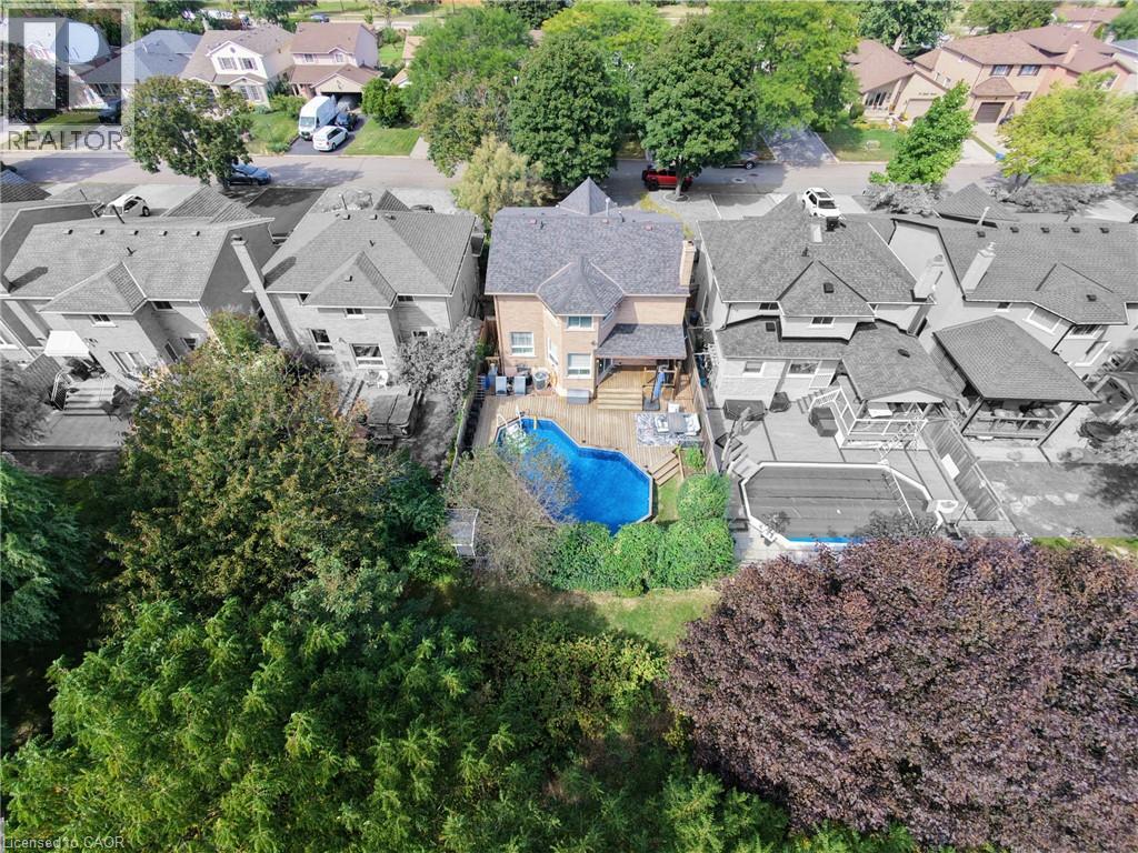 35 GERALD Crescent, Hamilton — photo 10