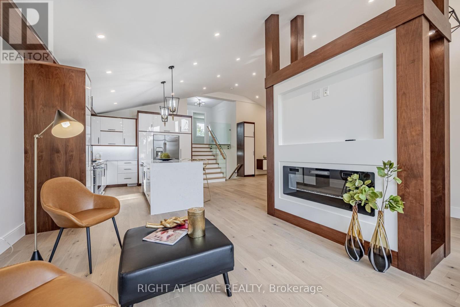 690 HILLMAN CRESCENT, Mississauga (Applewood) — photo 6