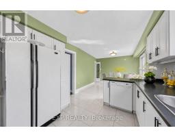 Bedroom 3 - 19 Springbrook Drive, Richmond Hill, ON L4B3R9 Photo 13