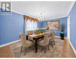 Dining room - 19 Springbrook Drive, Richmond Hill, ON L4B3R9 Photo 6
