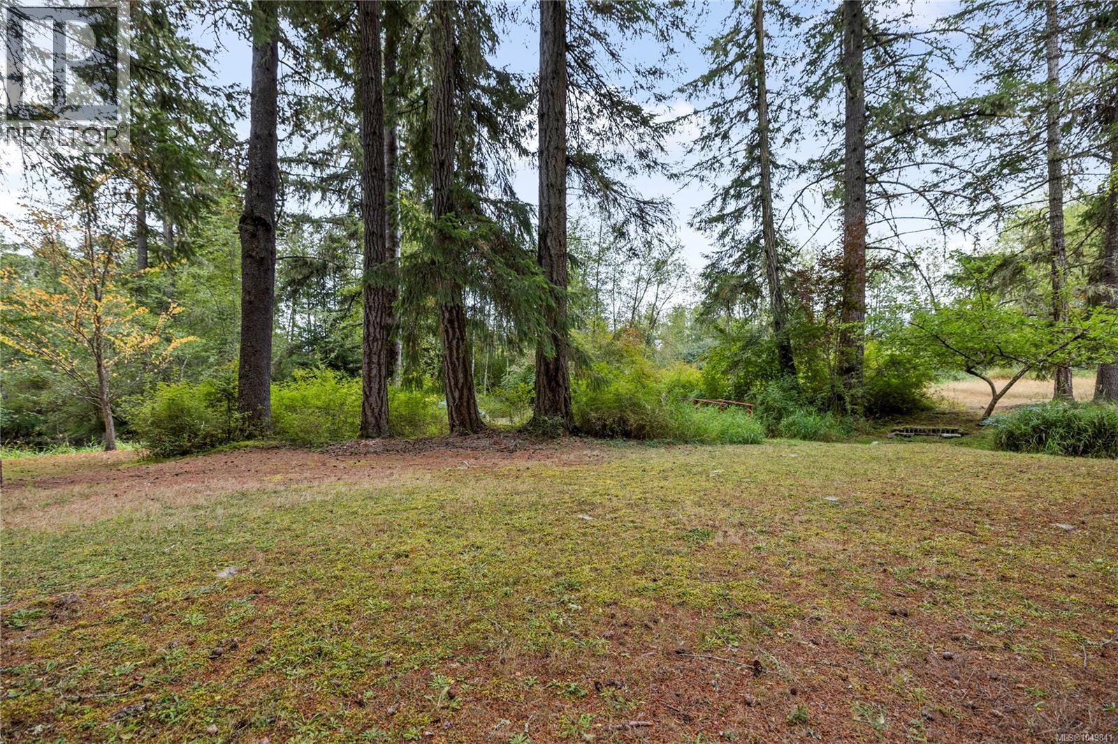 1769 Errington Rd - Image 16