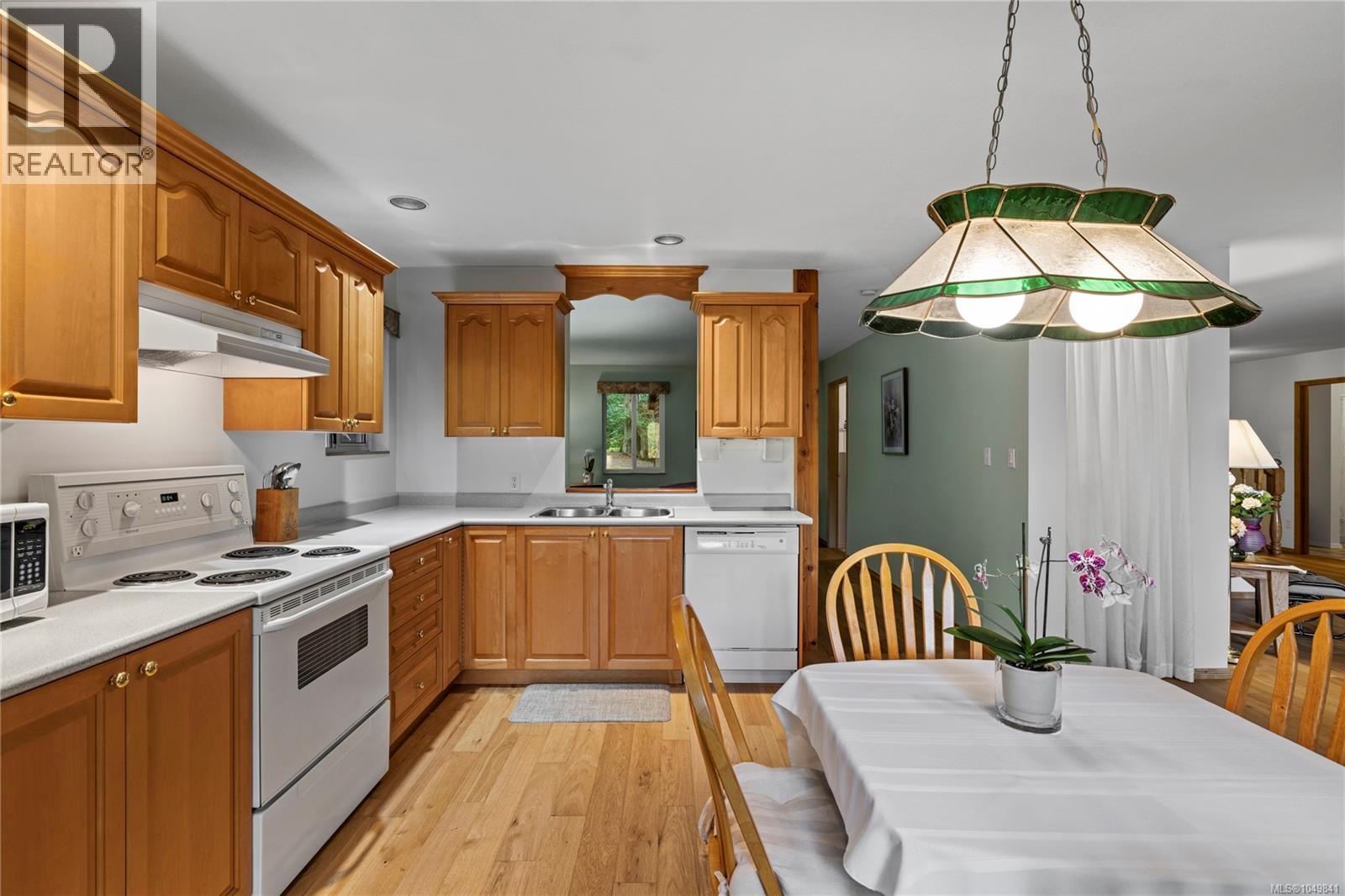 1769 Errington Rd - 5