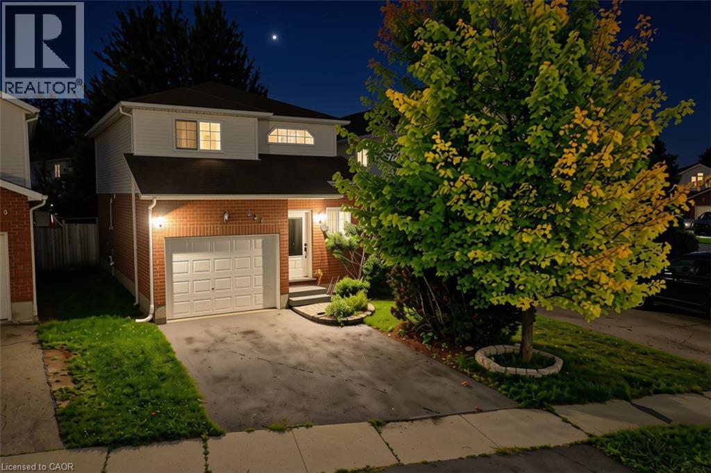237 GREY FOX Drive, Kitchener — photo 2