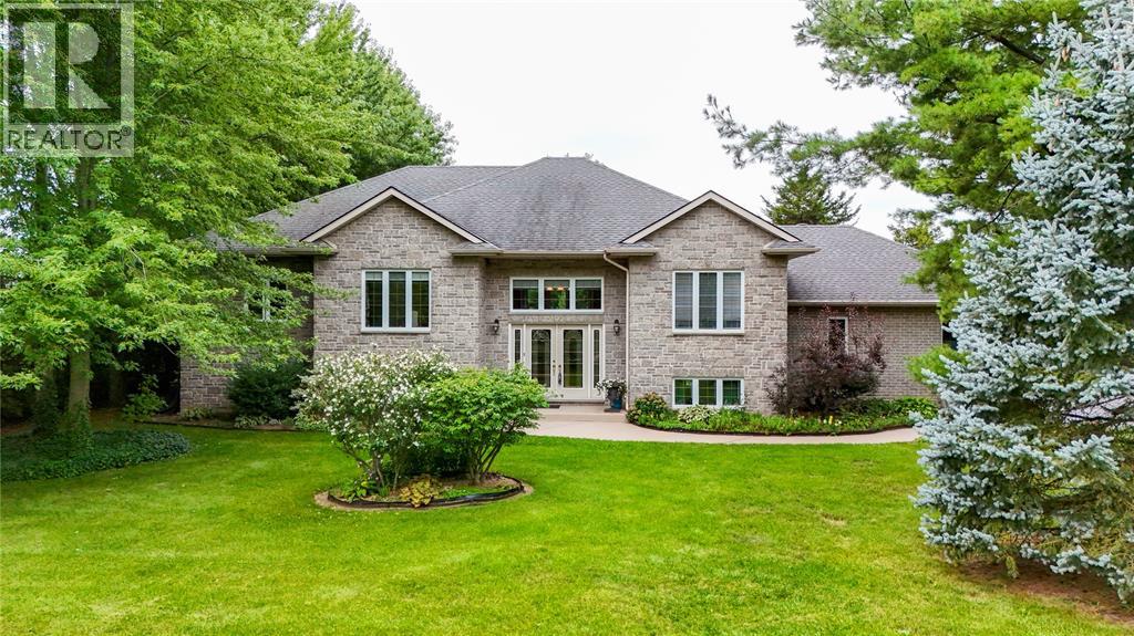 8766 VANCE DRIVE, Lambton Shores