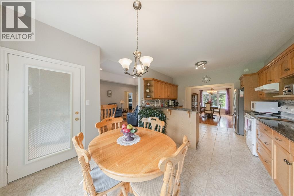 8766 VANCE DRIVE, Lambton Shores — photo 11