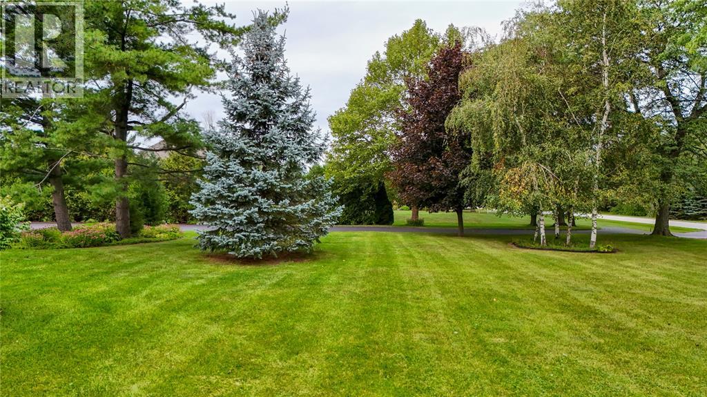8766 VANCE DRIVE, Lambton Shores — photo 4