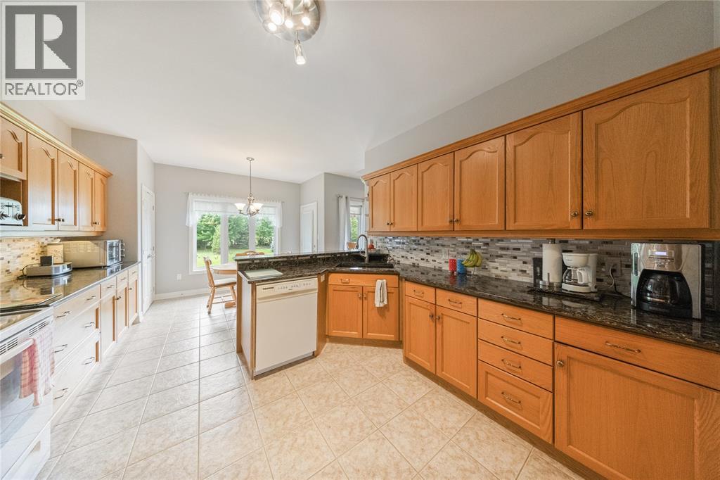8766 VANCE DRIVE, Lambton Shores — photo 9