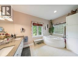 8653 Vance Drive, Lambton Shores, ON N0N1J7 Photo 16