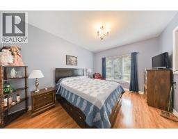 8653 Vance Drive, Lambton Shores, ON N0N1J7 Photo 20