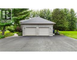 Laundry room - 8653 Vance Drive, Lambton Shores, ON N0N1J7 Photo 6