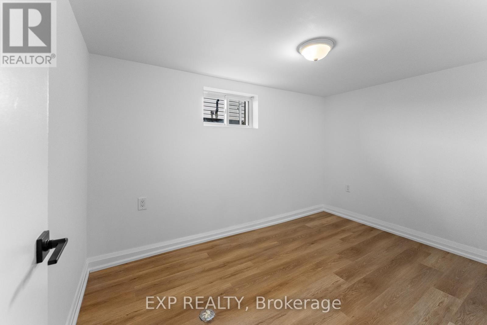 28 GRANTHAM AVENUE - Image 32