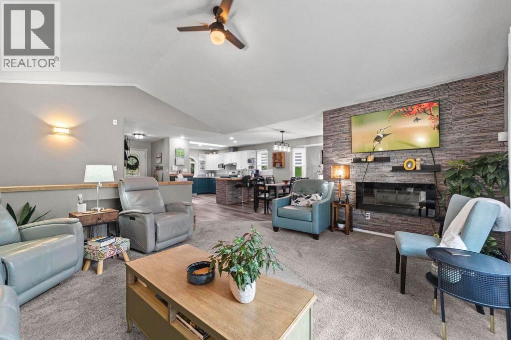 Listing photo – 112 Edgewood Close, Camrose