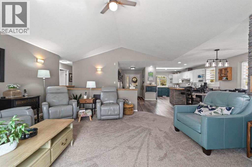 Listing photo – 112 Edgewood Close, Camrose