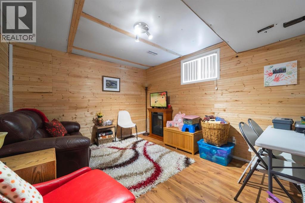 Listing photo – 112 Edgewood Close, Camrose