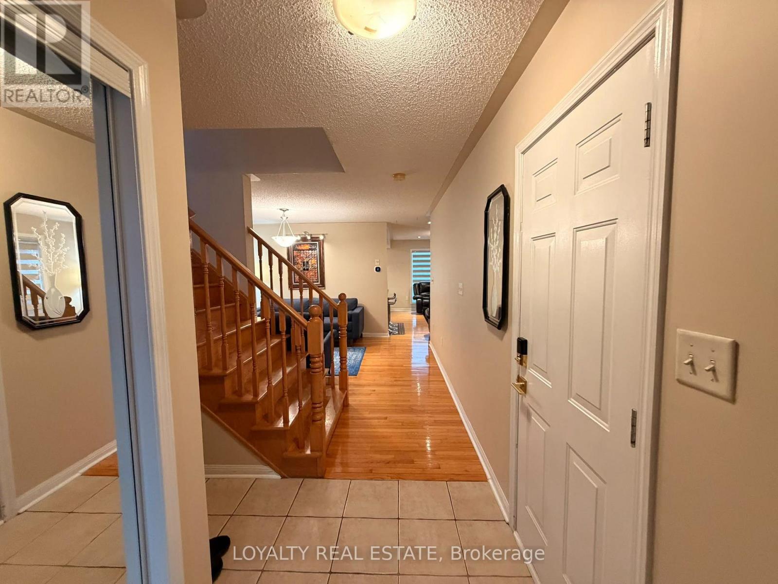Photo of a listing in 1023 - BE Beaty
