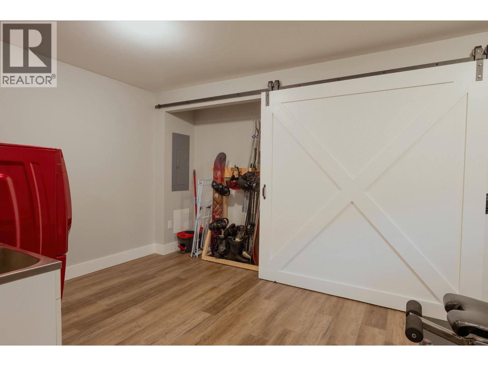 414 Beasley Street W - Image 25