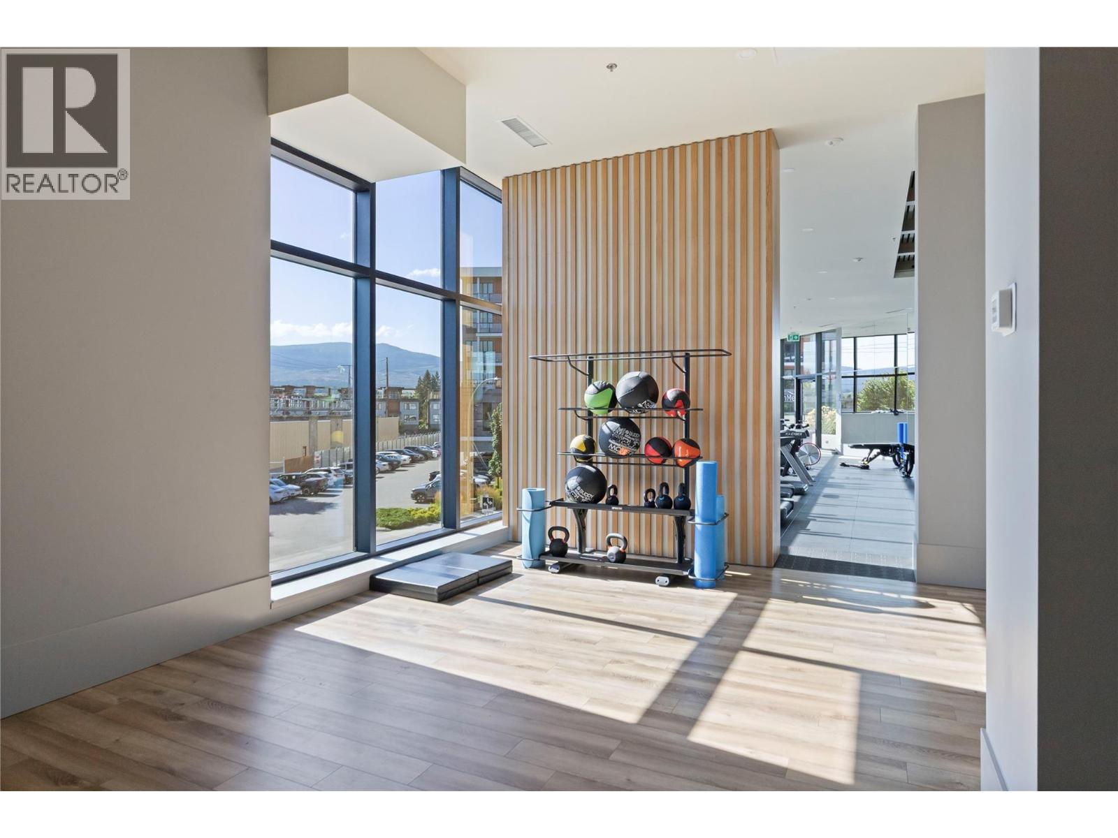 315 3389 Lakeshore Road, Kelowna
