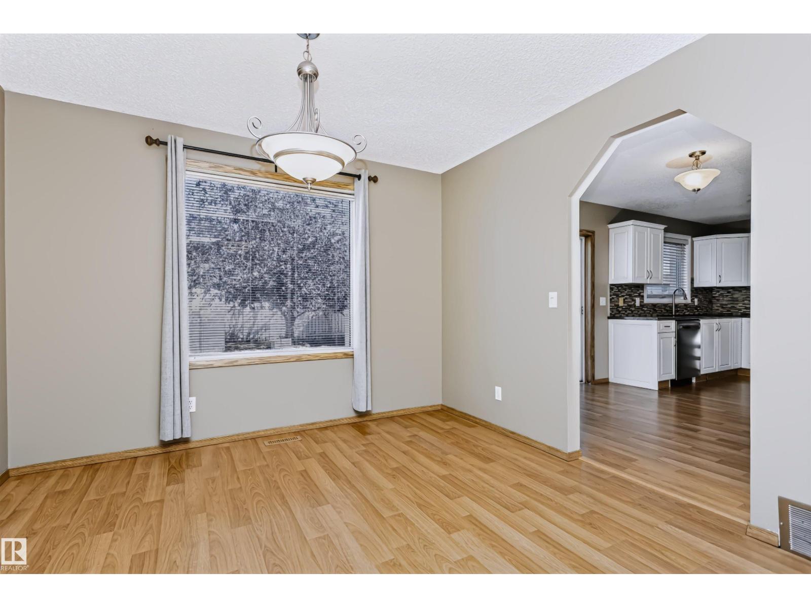 43 DALTON WY - Image 15