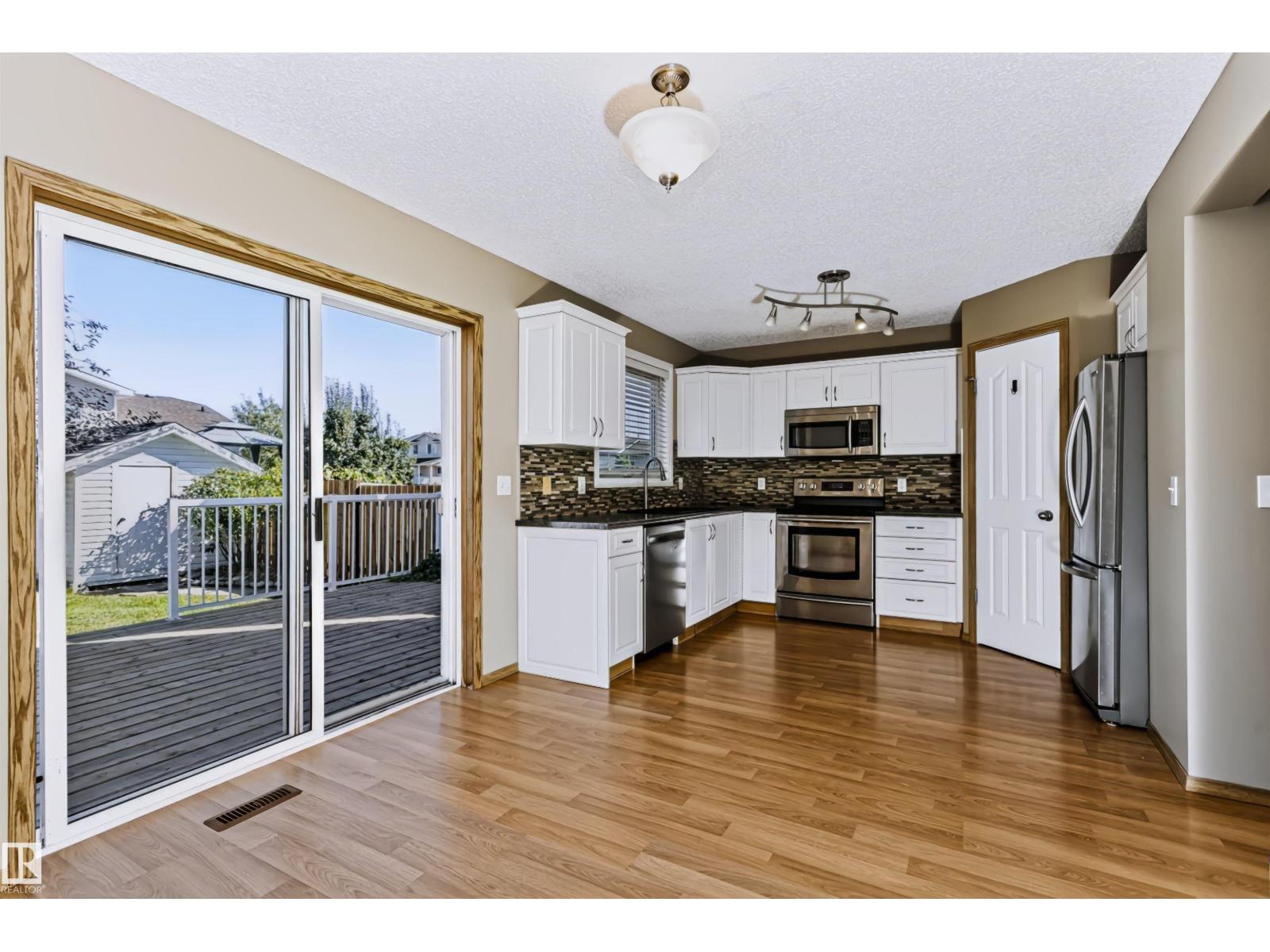 43 DALTON WY - Image 18